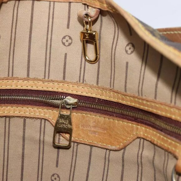LOUIS VUITTON Monogram Delightful MM Shoulder Bag - Picture 14 of 16